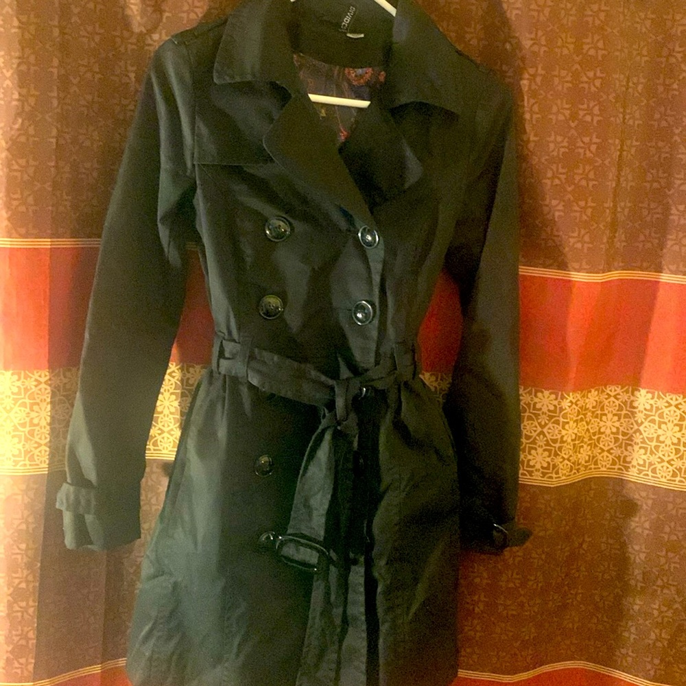 Luxuriously Lined, Double Breasted Trench Coat, H&M Divided, Size 4